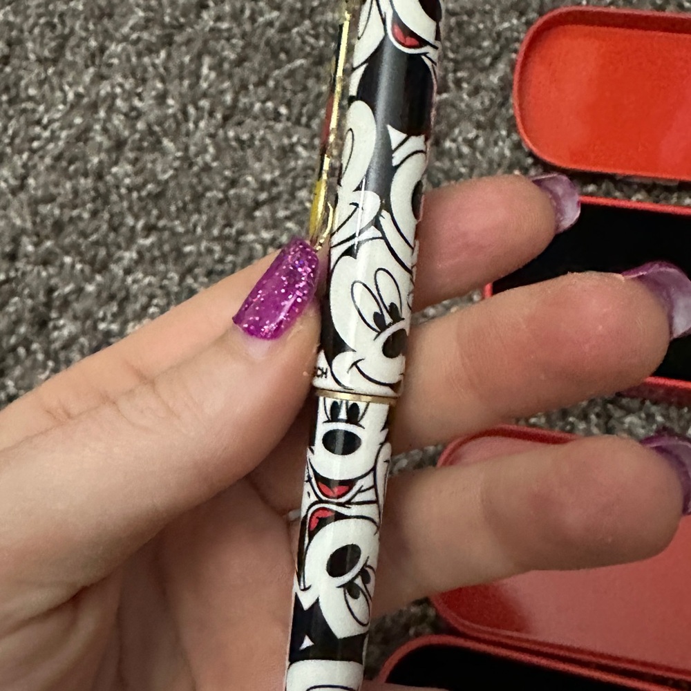 Vintage 1997 Disney Mickey Mouse Collectible Rolleeball Pen Case and Pen Set - Picture 8 of 13